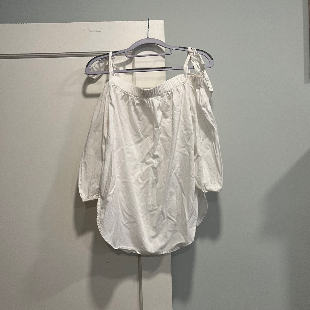 Gap off the shoulder white top